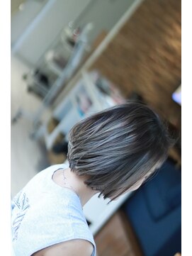 ヘアーリゾート エスランド タカツキ(Hair Resort ESLAND Takatsuki) 外国人風カラー