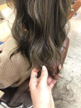 エトネ ヘアーサロン 仙台駅前(eTONe hair salon) 《eTONe》long layer と khaki beige