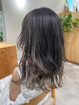 エン(eNN)&nbsp;オリーブグレージュのグラデーカラー/アンニュイウェーブ