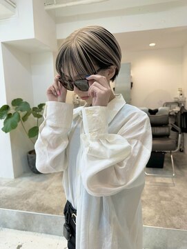 ヲタク(wotaku.) アンブレラカラーホワイトミルクティーベージュハンサムショート