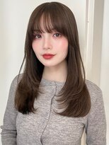 ローネス(LONESS) 透明感のあるくすみベージュと顔まわりレイヤーカットで動きを◎