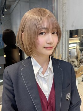 サンク 原宿 表参道(cinq) ミルクティーピンクグレージュミディアムウルフレイヤー長めボブ