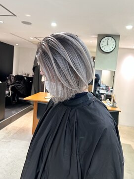 ロイス 渋谷(ROIS) シャドールーツ/バレイヤージュ/シルバーカラー/渋谷/原宿