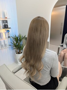 ブランシスヘアー(Bulansis Hair) セミロングからのロングヘアー