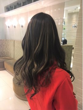 ピカイチ 上通店(pikA icHi) *pikAicHi*ハイライトカラー×無造作カール