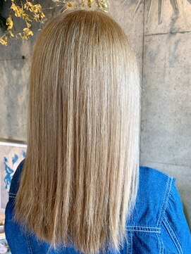 アイズム(I’sm) 外国人風ブロンドヘア [20代]