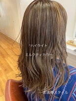 ヴィックス クリスタル(VIC’S crystal) 【vics川口】ナチュラルハイライト×ミルクティカラー【チヒロ】