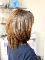 クオリス 上板橋店(QUALIS) ミディアムウルフレイヤー 艶髪/ツヤ髪 ベージュカラー 小顔