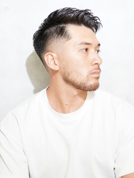 にもう アップバングベリーショート　スキンフェード