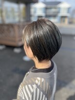 トリップレヴィア(Trip REVIA)&nbsp;ショートボブ＋ハイライト+イルミナカラー