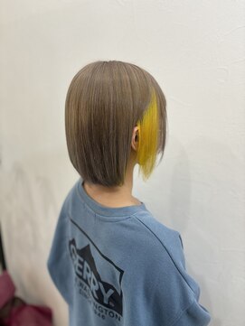 ラビス クローバー(Lovis clover) イメチェンヘアスタイル　ハッシュカット　フルバング