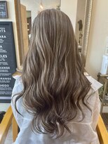 クオリア(Quaria)&nbsp;ハイライトカラーミルクティーベージュグレージュダブルカラー♪