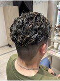 ワイルドアップバングスキンフェードアイロンパーマ爽やか
