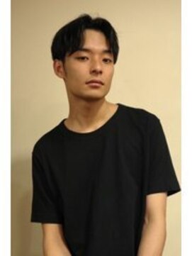 ブークル(boucle) 短めセンターパート　ビジネス髪型　就活髪型