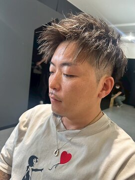 メンズサロン キング 心斎橋店(Men’s salon K!ng) ホワイトメッシュ/ツイスト/ツイスパ/パーマ/メンズ/眉毛/心斎橋