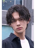 フィフス 原宿(fifth)&nbsp;原宿波巻きパーマメンズカットシャドウセンターパートウルフ30代