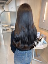 シダ(sida SAIIN)&nbsp;20代30代暗めカラーゆるまきロング