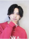 メンズセンターパートウルフアップバングツーブロック黒髪スーツ