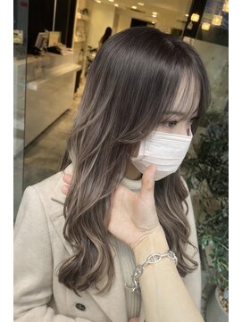 アース 星ヶ丘店(HAIR & MAKE EARTH) 極細ハイライト×シルキーグレージュで作る、憧れの透明感