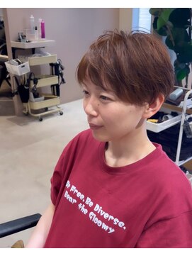ロンド(Le rond) 髪質と顔まわりに合わせて丸みと軽さナチュラルショート