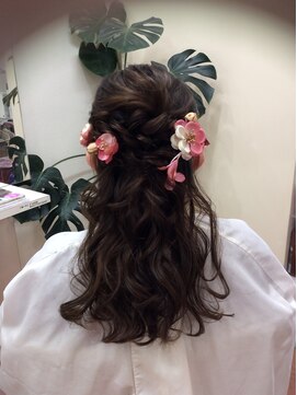 イッツヘアー(IT'S HAIR) ハーフアップ