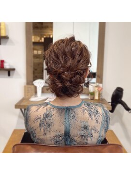 ニコラ(Nicora) 大人シニヨン