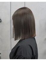 ネイヴィル 銀座(navile)&nbsp;艶のあるくすみベージュ