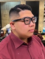 ビンゴ(BINGO)&nbsp;1482黒髪刈り上げツーブロックフェードカットバーバースタイル