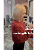 ブロンド　ワンレングスボブ