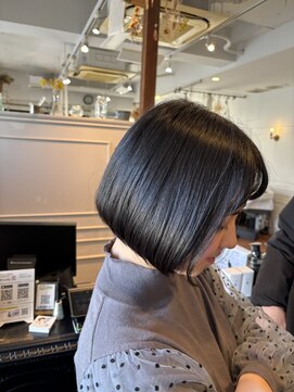 トリコ(trico) ツヤやかなアゴラインボブ