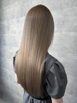 ルイス(L'wis)&nbsp;ミルクティーカラーケアブリーチカラー前髪ありロング20代