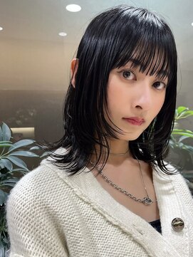 ピークアブー アヴェダ 池袋東武(PEEK-A-BOO AVEDA) 外はねミディアムレイヤー