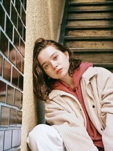 トーリ(TO/RE)&nbsp;パーマでつくる柔らかい動きのミディアム