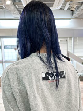 カシェル トウキョウ(Cashel Tokyo) ワンホンレイヤー ハッシュカット 顔まわりカット ネイビー