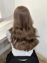 イオエ(ioe)&nbsp;ミディアムレイヤー/ツヤ髪スタイル/グレージュ/ショートボブ