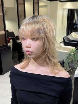 シファー(~Cifer) 【透明感×ウルフ】光に透けるベージュカラーで軽やかレイヤー