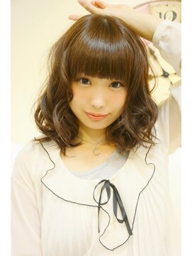 メイズ(MAZE) 厚めバングの暗髪ウェービーボブ【メイズ東中野・鍛原志行】