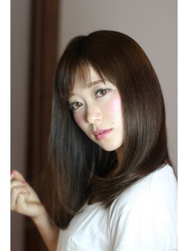 フェスト ヘア メイクアップ(Fest hair makeup) 黒髪でも◎愛されラフの抜け感ストレート