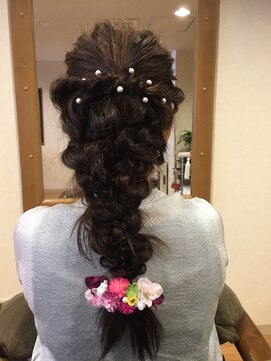 シェリーヘアー(Sherie Hair) 編みおろしスタイル