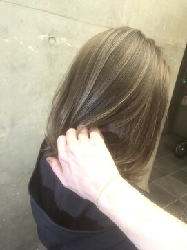 キー(kｅｙ) アッシュベージュ