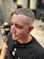 フランクスバーバー アンド ビアークラブ(FRANK'S BARBER and BEER CLUB)&nbsp;バズクロップ刈り上げ濡れパンイージーパーマハイスキンフェード