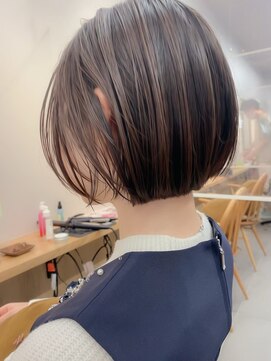 ロット 横浜(lot) 丸みショート/美髪/ふんわり大人ショート[横浜駅]