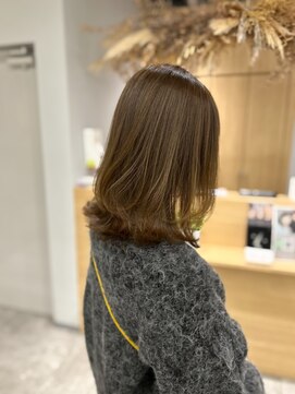 アヴァンス 京橋店(AVANCE) 外ハネミディアム