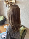 オリーブベージュ