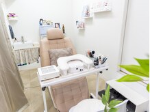 ネイルやラッシュリフト用の施術スペースございます