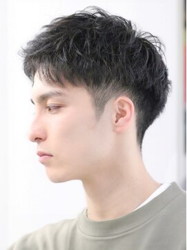 テン 心斎橋(tenn.) ツーブロックマッシュショートレイヤースパイキーショートヘア