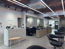 【洗練された空間と居心地の良さへのこだわり】長時間の施術でも気持ちよく過ごせるような店内