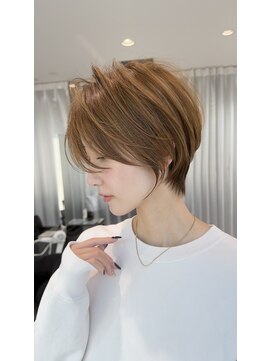 バンプ ギンザ(BUMP GINZA) 30代40代50代ショート似合わせ白髪ぼかし前髪あり髪型