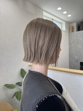 ヘアポップ(hair pop) ハイトーン 切りっぱなしボブ