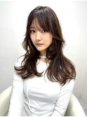 ピンクハッシュカットくびれショートヨシンモリ